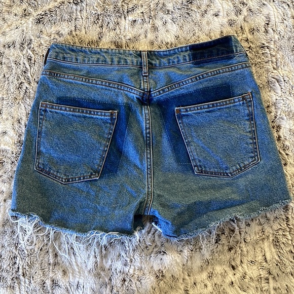 H&M Cut Off Jean Shorts - Picture 3 of 3